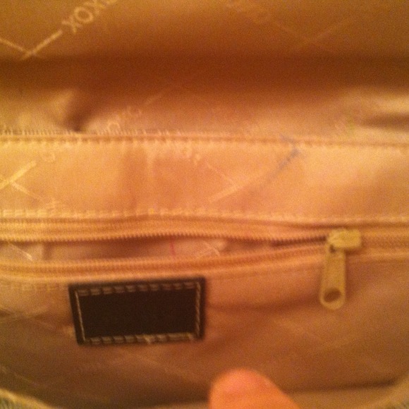 Handbag - Picture 3 of 3