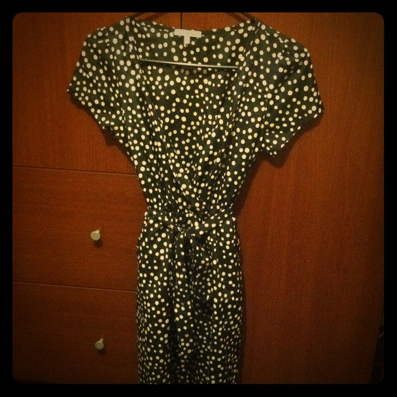 cute poka dotted dress!