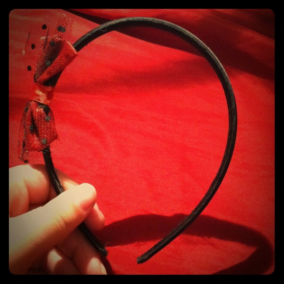 Red laced bow headband