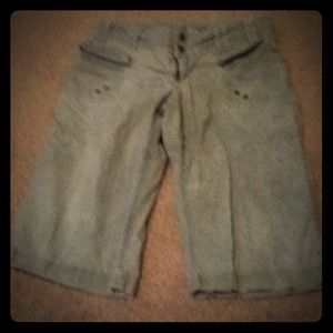 Old Navy green/khaki capris