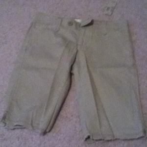 American Eagle khaki capris