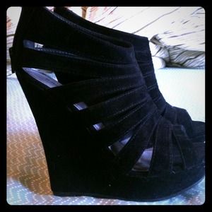 Trade!! BNWOB black suede wedges!!