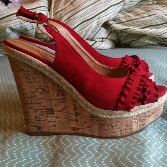 RESERVED for @staceyrene BN red sling back wedges!