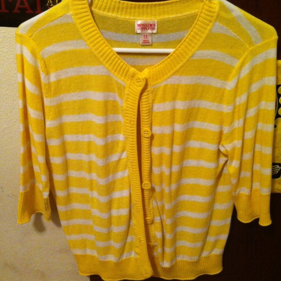 Yellow and white stripe 3/4 sleeve cardigan.