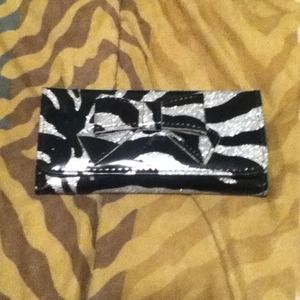 Shiny wallet!