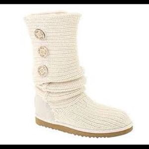 Ugg boots - Cream colored Size 6