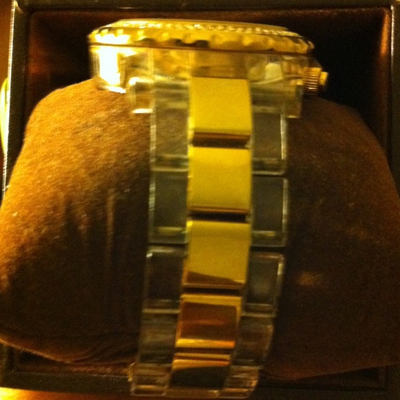 Michael Kors Watch - Picture 2 of 4