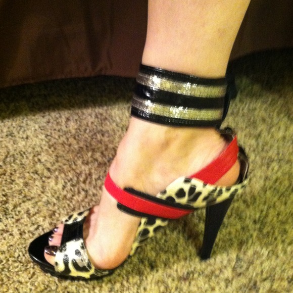 Super hot platform heels!!