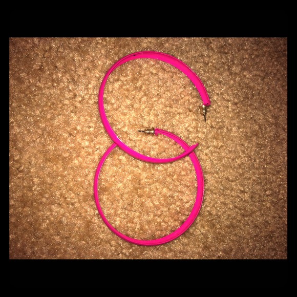 Pink hoops!