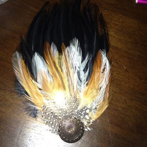 Feather hair pin