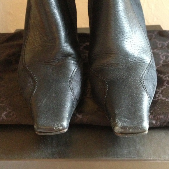 ✨RESERVED✨💥REDUCED💥🎀AUTHENTIC GUCCI BOOTS🎀 - Picture 2 of 4