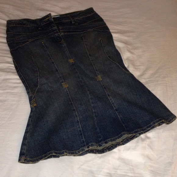Mid length denim skirt