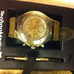 Authentic watch in a very mint condition .
