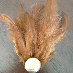 Feather hair pin