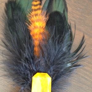 Feather hair pin