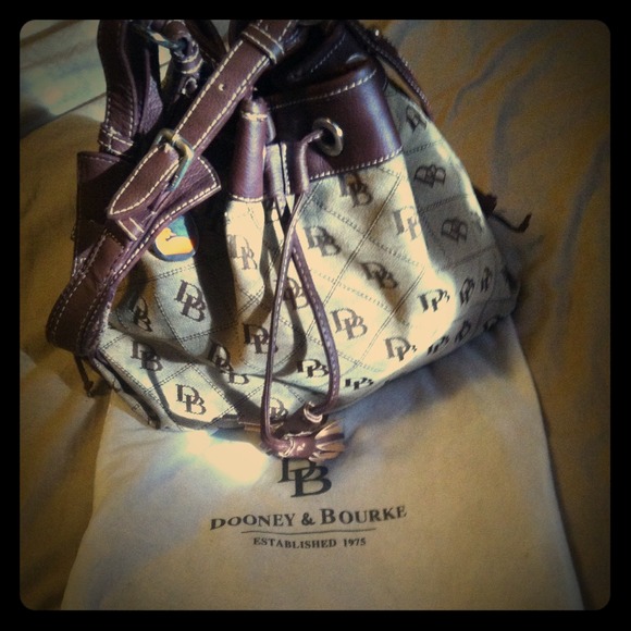 Dooney & Bourke bucket tote
