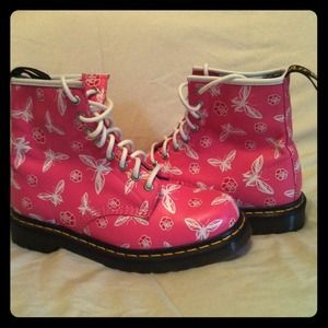 HOLD TILL TUES Dr.Martens 1460 Pink Low Boots, sz8