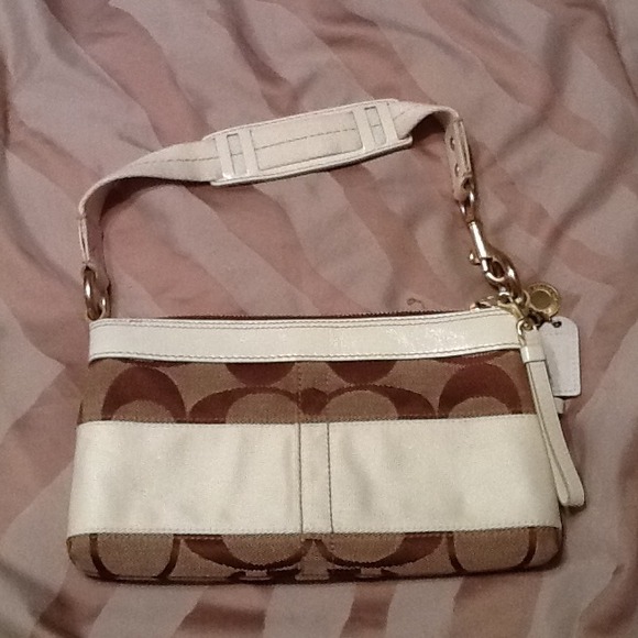 COACH small zipper purse white / gold  ~ like new