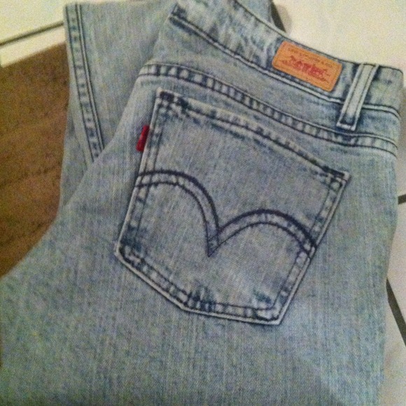 SOLD!!!!!Levi's Too superlow skinny jeans