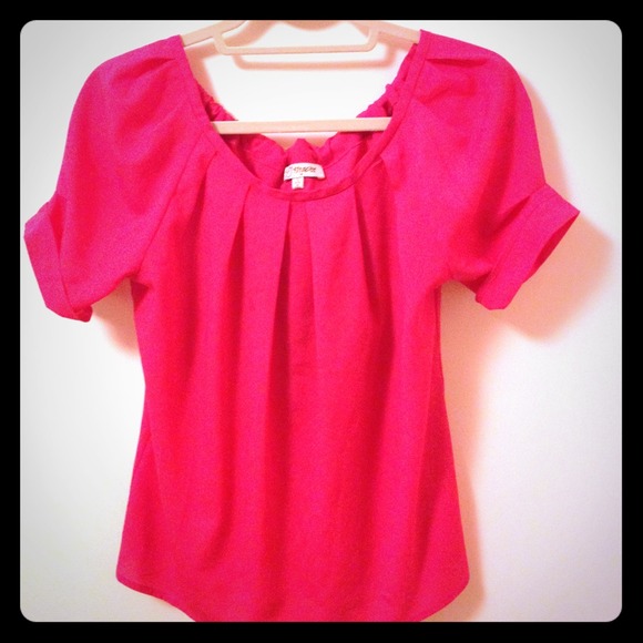 ❌❌❌SOLD❌❌❌ Hot Pink Blouse w/Bow back tie - Picture 1 of 4