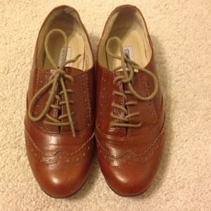 Steve madden! Gently used! Cognac oxfords!