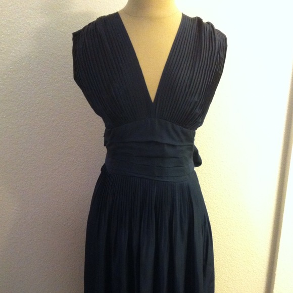 ✂️PRICE CUT✂️ BCBGMaxAzria silk v-neck dress - Picture 2 of 4