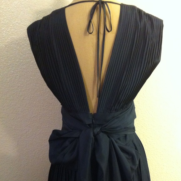 ✂️PRICE CUT✂️ BCBGMaxAzria silk v-neck dress - Picture 3 of 4