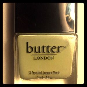 💗Butter LONDON. "Bossy boots"