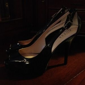 Guess 4" shoes with platform