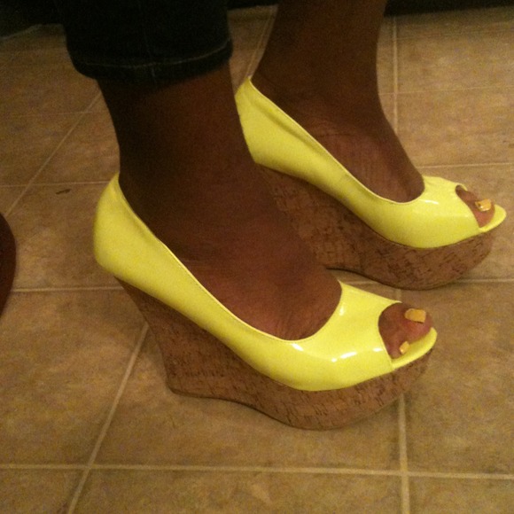icing  Shoes - Neon yellow wedge