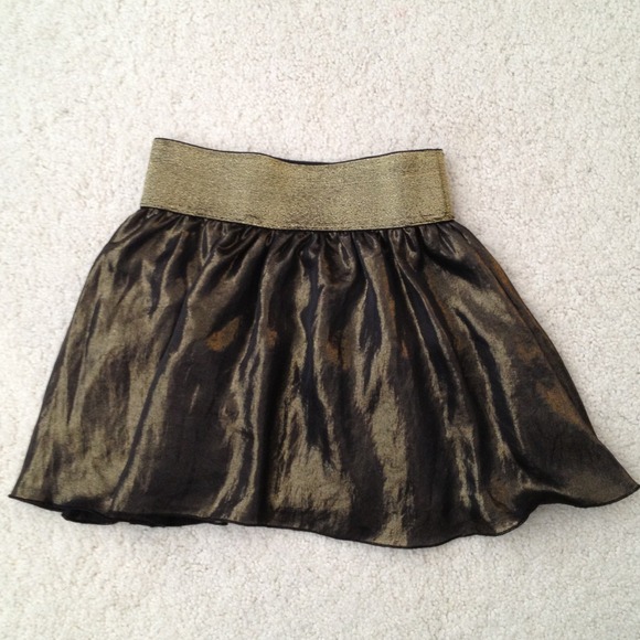 Cute skirt great for anything!