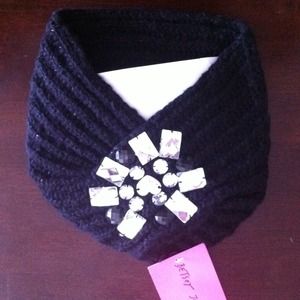 ❌SOLD❌Betsey Johnson winter hat
