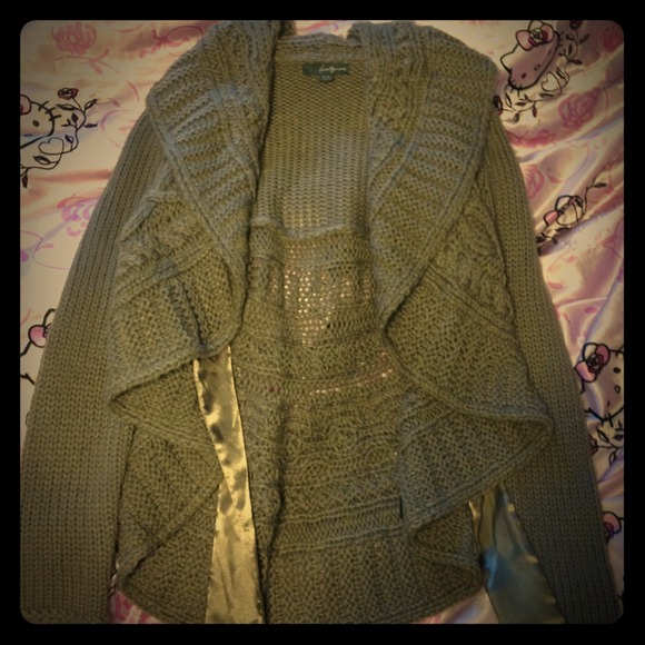 NWOT! Forever 21 Knit Sweater.