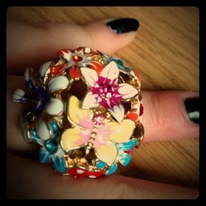 Adjustable flower and butterfly ring
