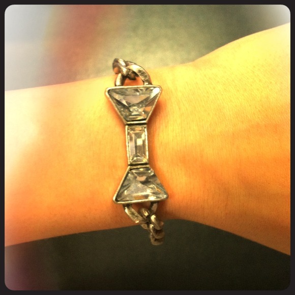 Bow bracelet