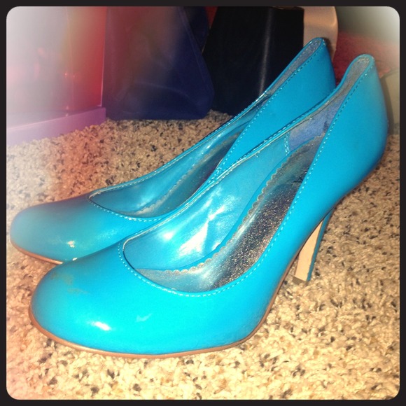 Electric blue pumps