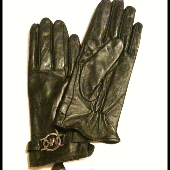 Michael Kors Outerwear - NWT MICHAEL KORS AUTHENTIC LEATHER GLOVES Large