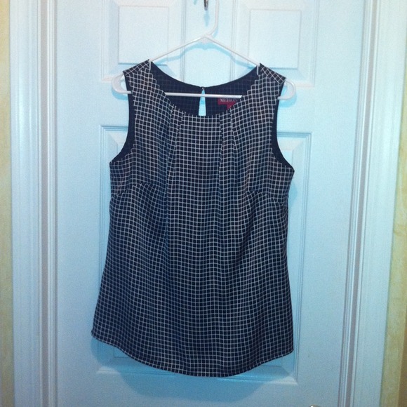 Top - Picture 1 of 2