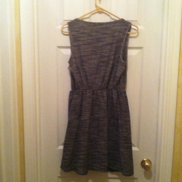 🚩🚩SOLD 🚩🚩Dress - Picture 3 of 3