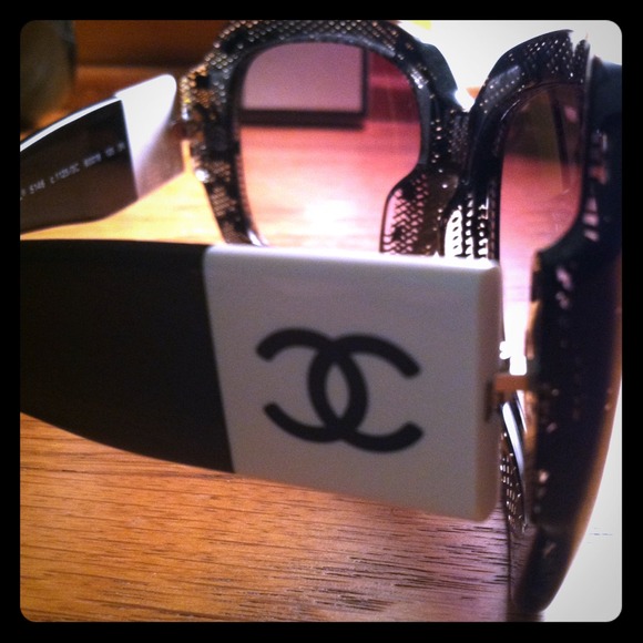 CHANEL Authentic Black Sunglasses
