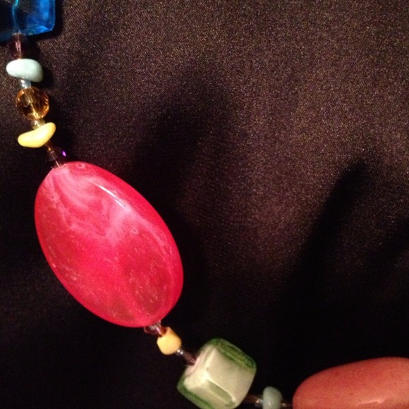 Multicolor necklace - Picture 2 of 2