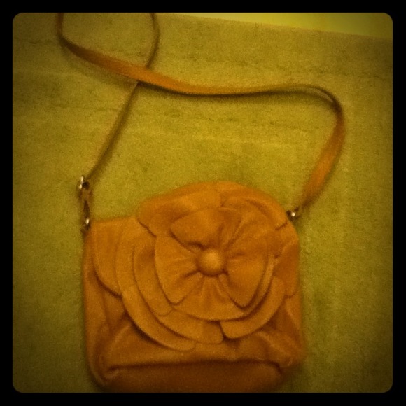 Flower bag and butterfly earrings for Sheila!! :)