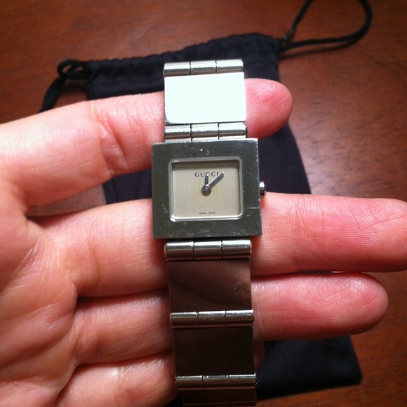 Authentic Gucci watch - Picture 2 of 2