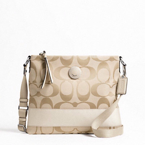 ****RESERVED********BNWT Coach file bag