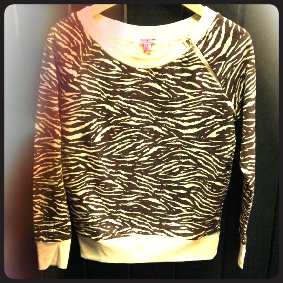 Zebra pattern sweatshirt