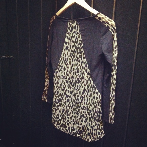 Leopard top