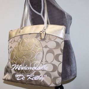 -SOLD OUT- Coach Laura Signature Tote F18335 NWT.