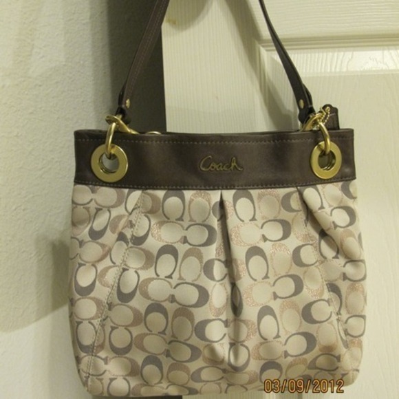 -SOLD OUT- COACH ASHLEY SIGNATURE HIPPIE NWT