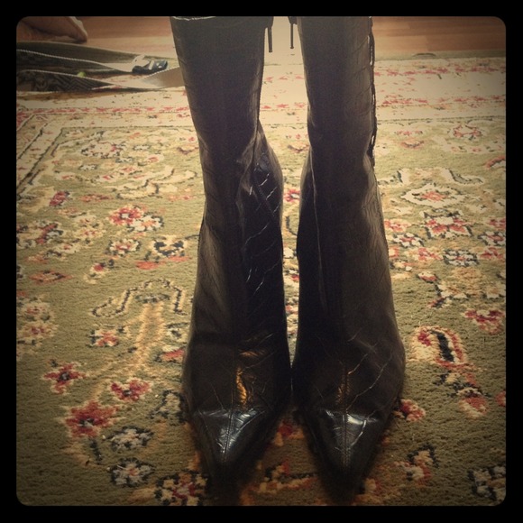 Barely worn Bandolino boots