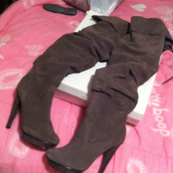 Over the knee boots 🚫PRICE REDUCED